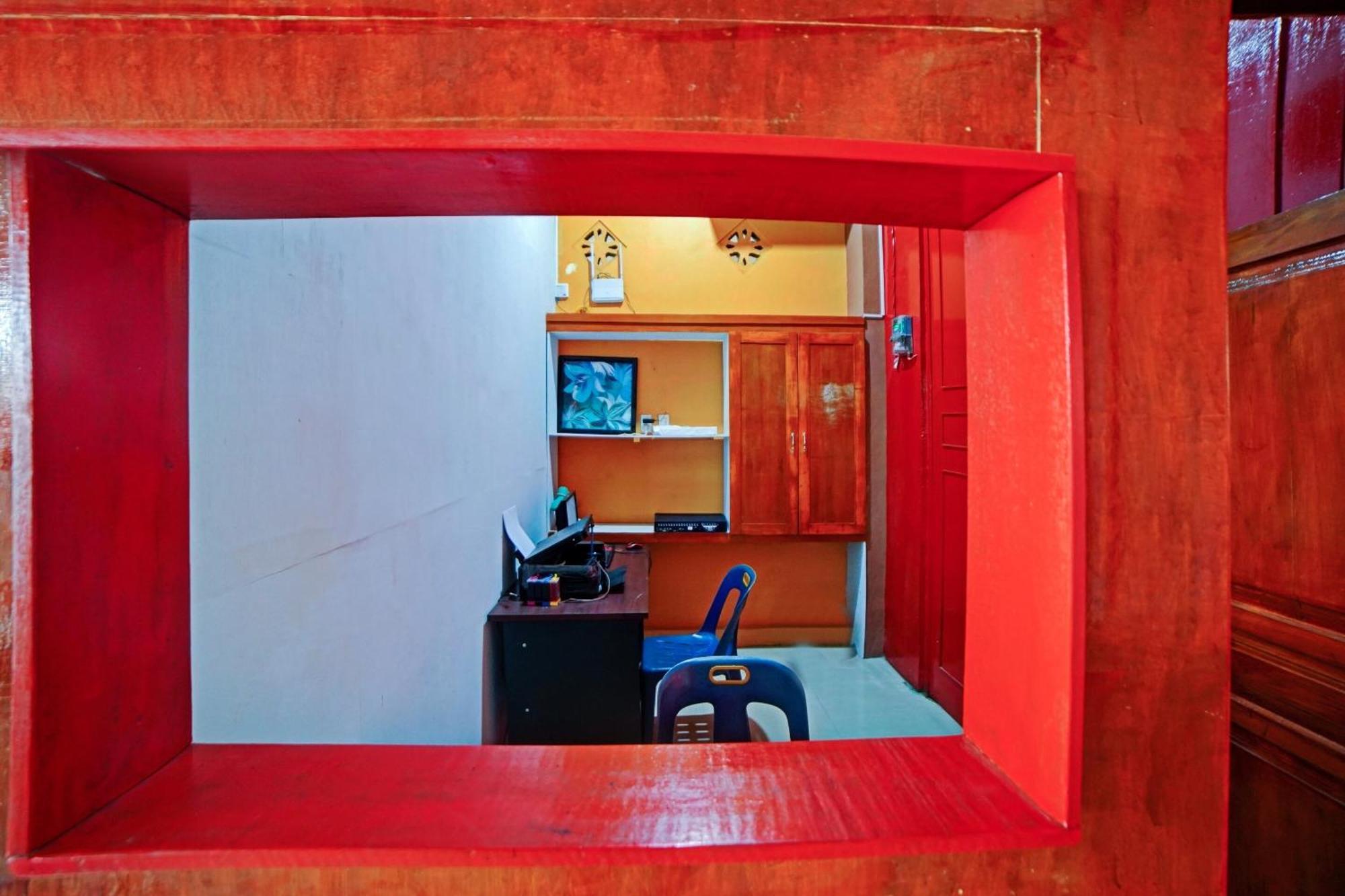 Oyo 90387 Sepakat Guest House Медан Екстер'єр фото